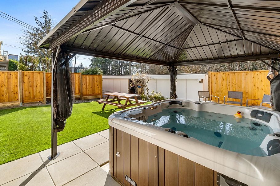 1955 Chesterfield Avenue North Vancouver, BC - 4