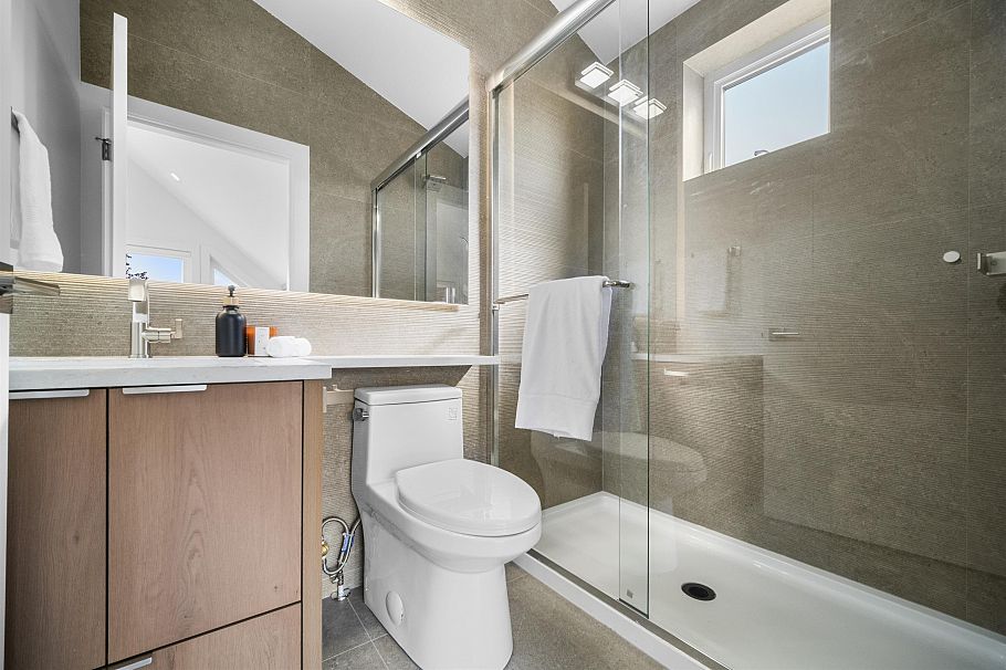 1 3563 E 25th Avenue Vancouver, BC - 15