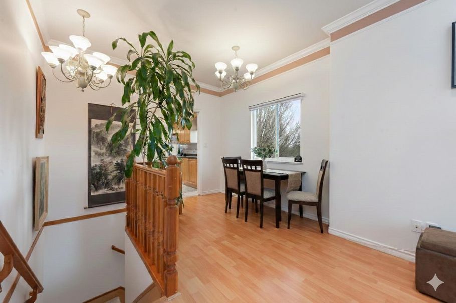 2423 E 4th Avenue Vancouver, BC - 4