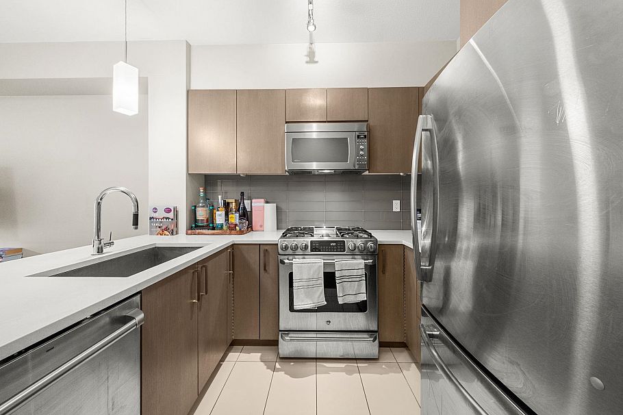 313 10155 River Drive Richmond, BC - 5