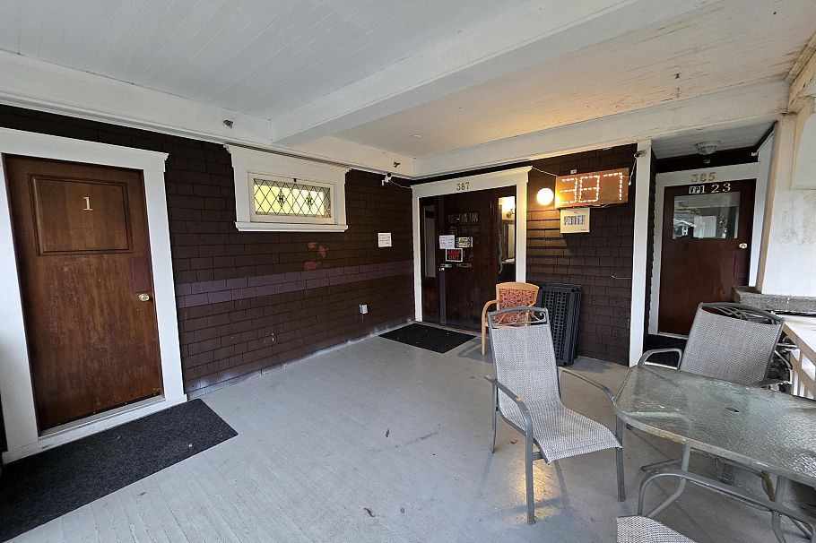 387 W 13th Avenue Vancouver, BC - 3