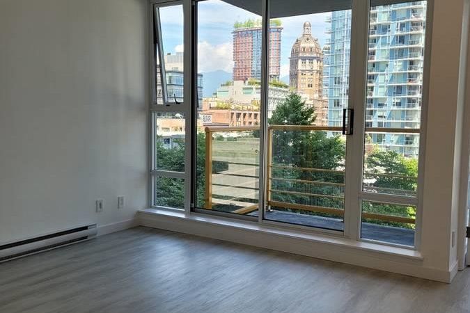 131 REGIMENT SQUARE, Vancouver BC V6B 1X6 Vancouver, BC - 2