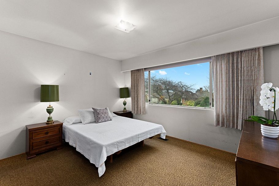 191 W 60th Avenue Vancouver, BC - 13