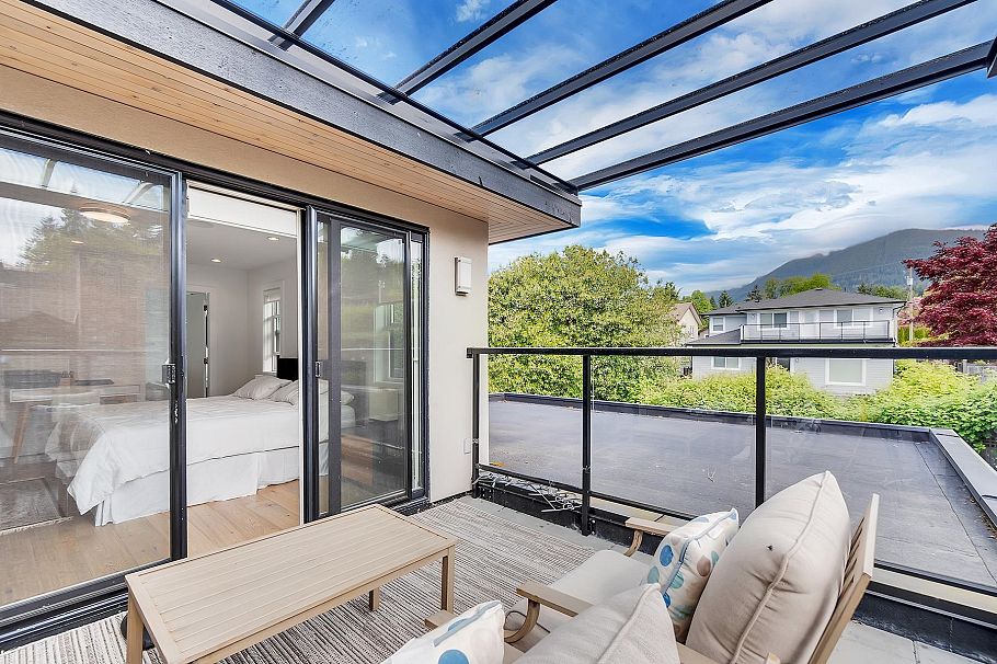 440 W Queens Road North Vancouver, BC - 29