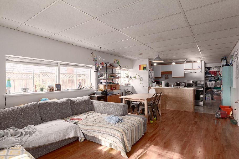 2483 W 6th Avenue Vancouver, BC - 16