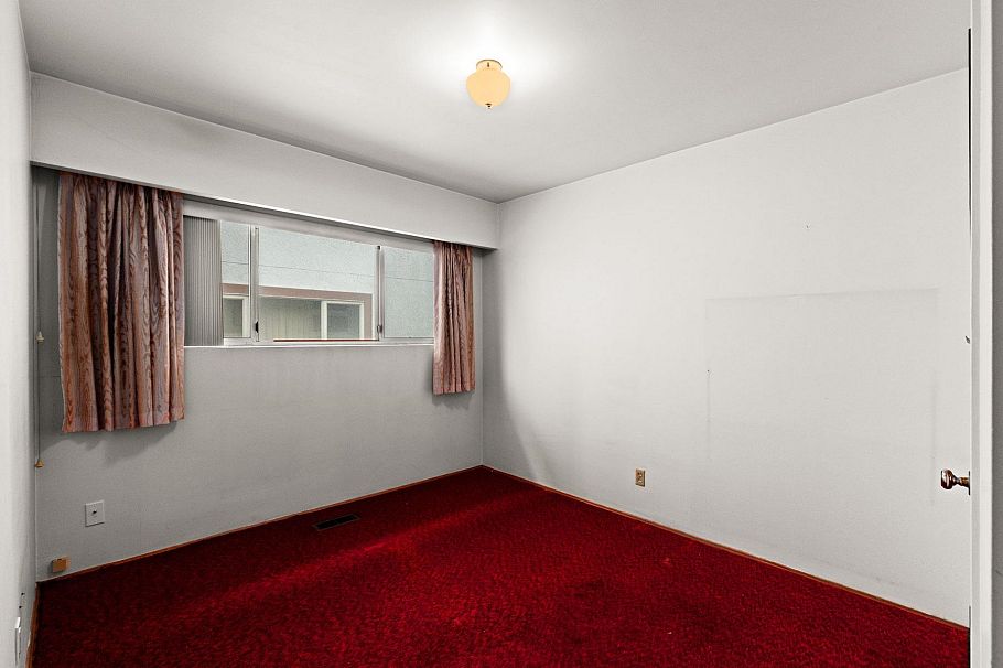 191 W 60th Avenue Vancouver, BC - 18