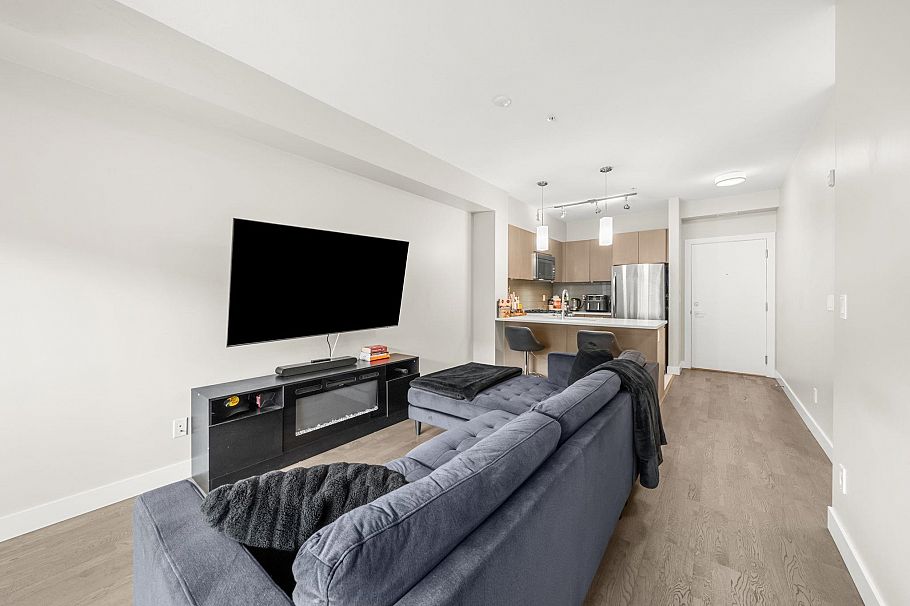 313 10155 River Drive Richmond, BC - 9