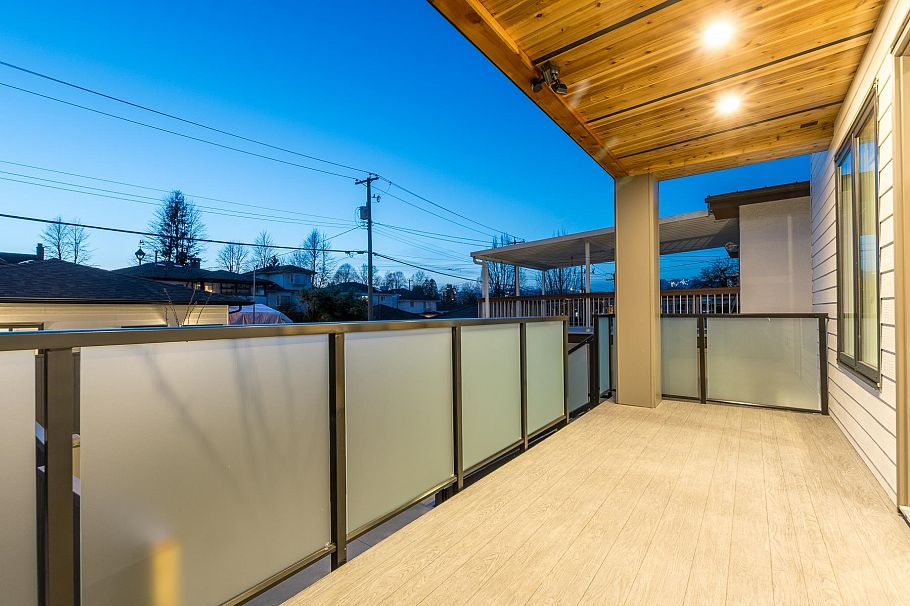 1 5459 Rhodes Street Vancouver, BC - 11