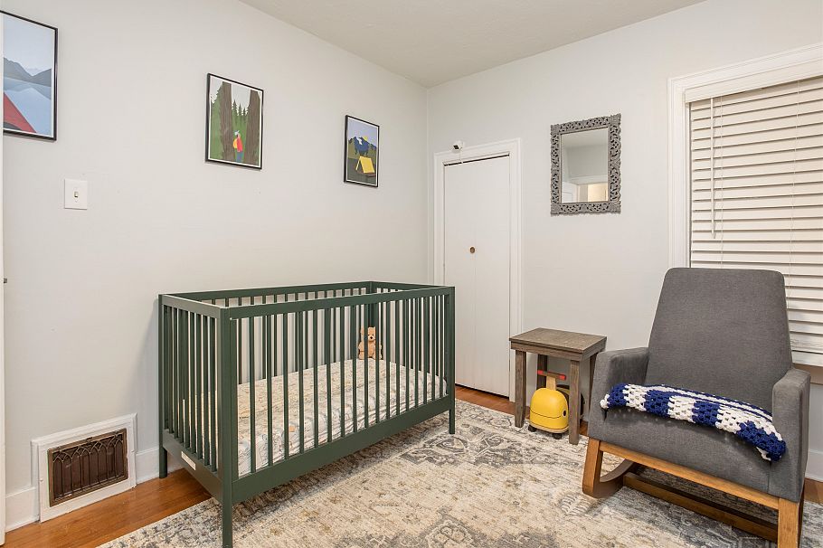 3566 W 11th Avenue Vancouver, BC - 16