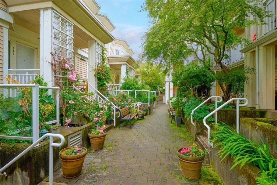 307 2545 W Broadway Vancouver, BC - 5