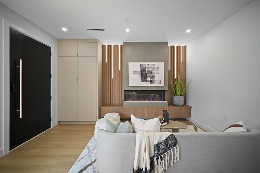 1 3563 E 25th Avenue Vancouver, BC - 4