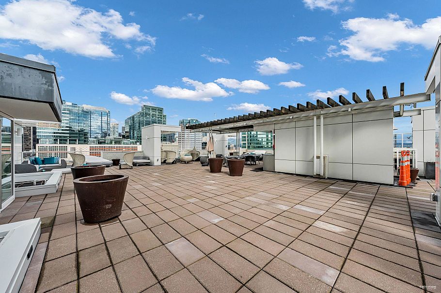 309 161 W Georgia Street Vancouver, BC - 29