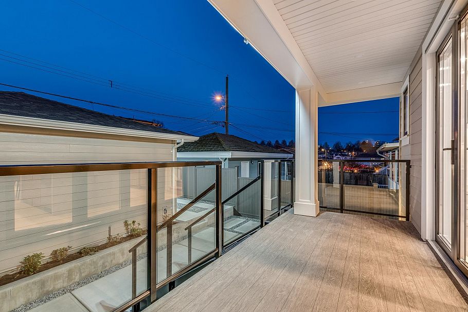 1 2945 E 44th Avenue Vancouver, BC - 37