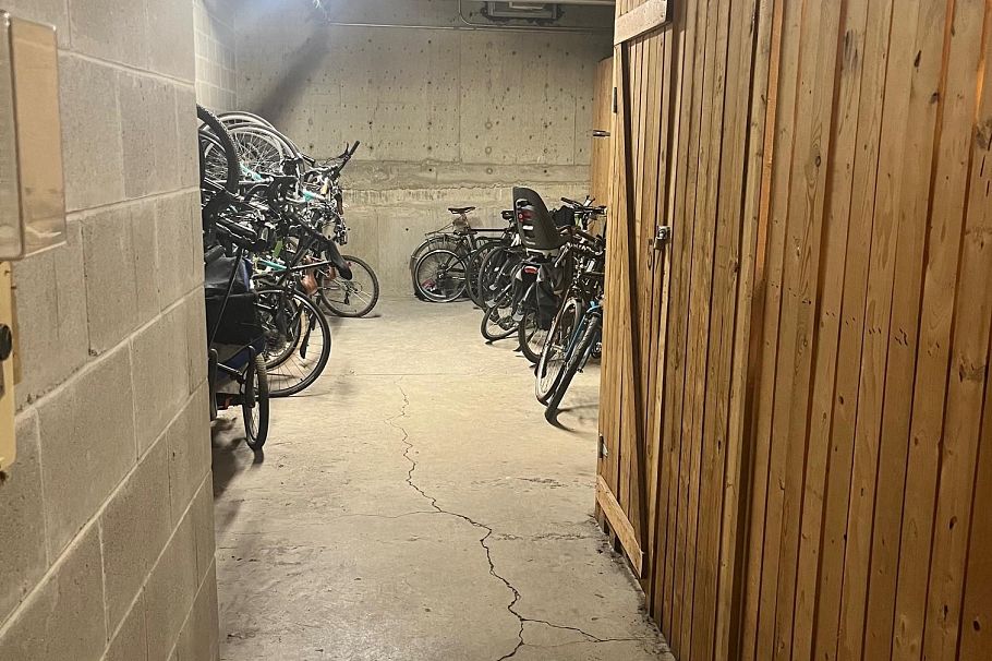 307 2545 W Broadway Vancouver, BC - 23