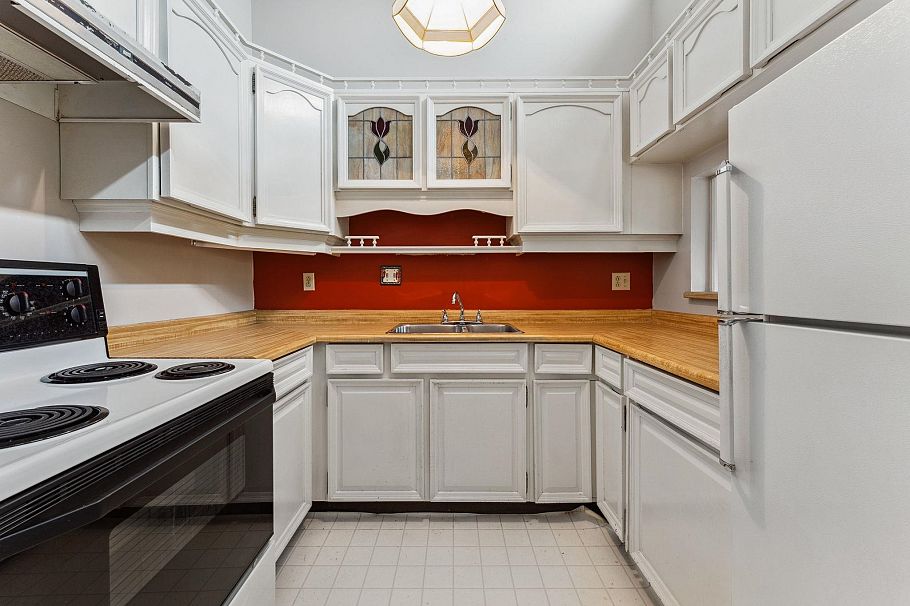 310 2416 West 3rd Avenue Vancouver, BC - 10