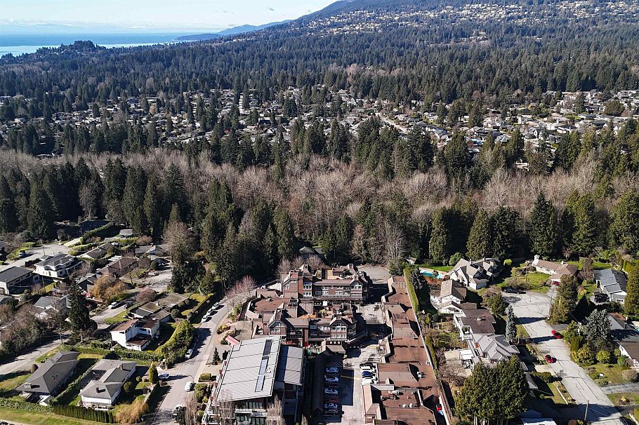 309 3721 Delbrook Avenue North Vancouver, BC - 31