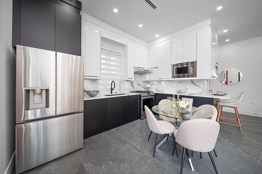 1 2777 E 27th Avenue Vancouver, BC - 9