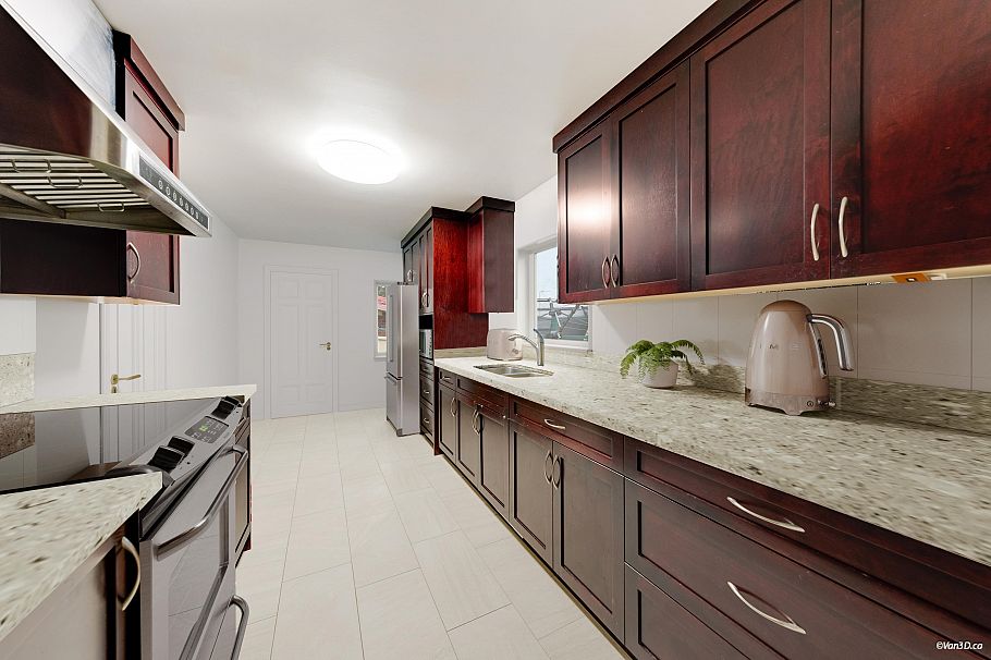 3342 Adanac Street Vancouver, BC - 3