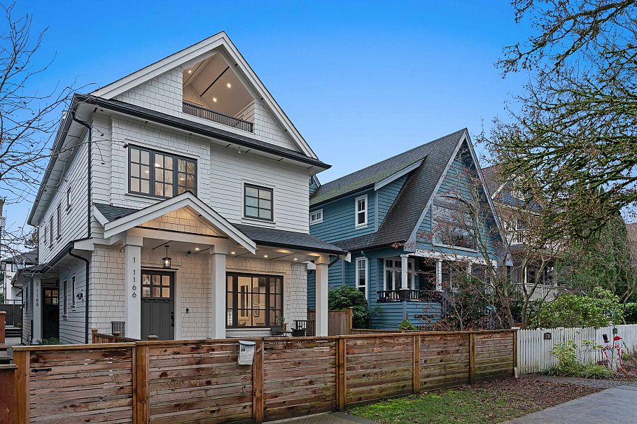 1 1166 E 11th Avenue Vancouver, BC - 1