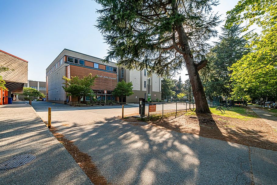 3941 W 19th Avenue Vancouver, BC - 38