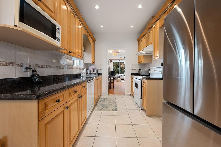 2423 E 4th Avenue Vancouver, BC - 14