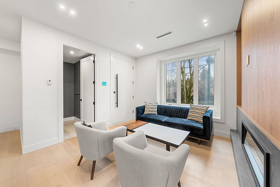 3483 Adanac Street Vancouver, BC - 2