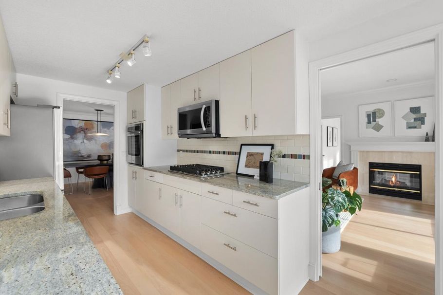 207 5760 Hampton Place Vancouver, BC - 9