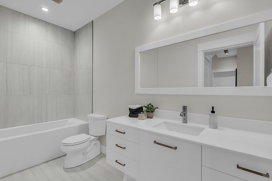 2177 E 20th Avenue Vancouver, BC - 32