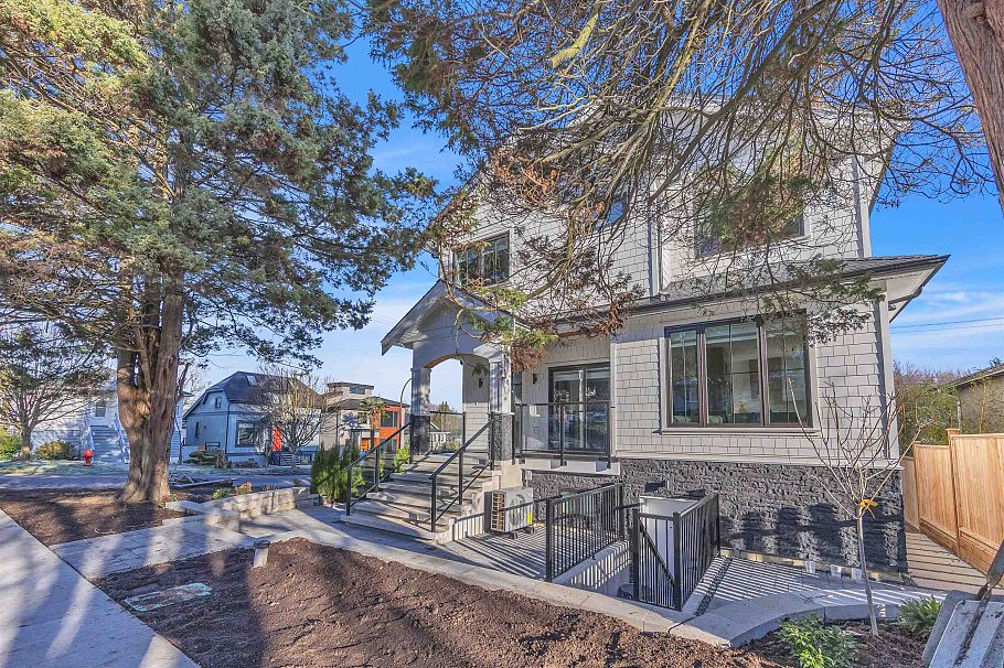 2153 E 20th Avenue Vancouver, BC - 31