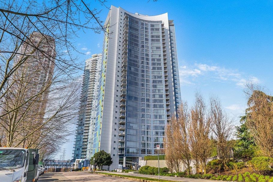 303 4189 Halifax Street Burnaby, BC - 1