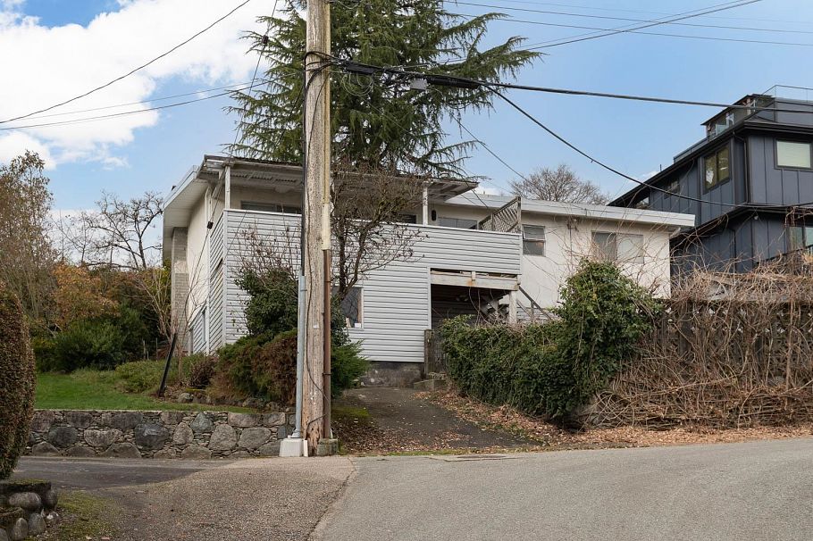 7790 Elliott Street Vancouver, BC - 1