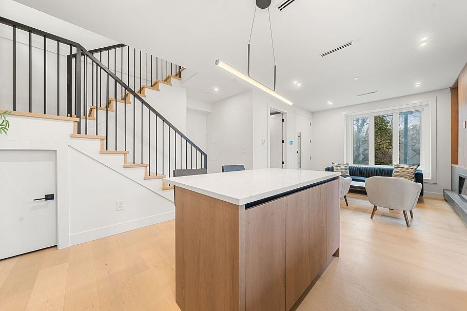 3483 Adanac Street Vancouver, BC - 12