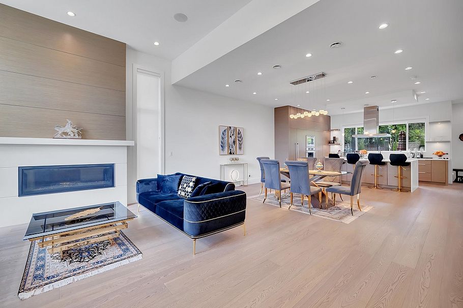 440 W Queens Road North Vancouver, BC - 22