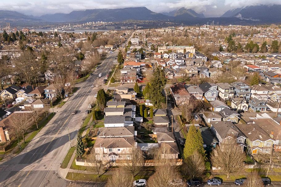 2423 E 4th Avenue Vancouver, BC - 39