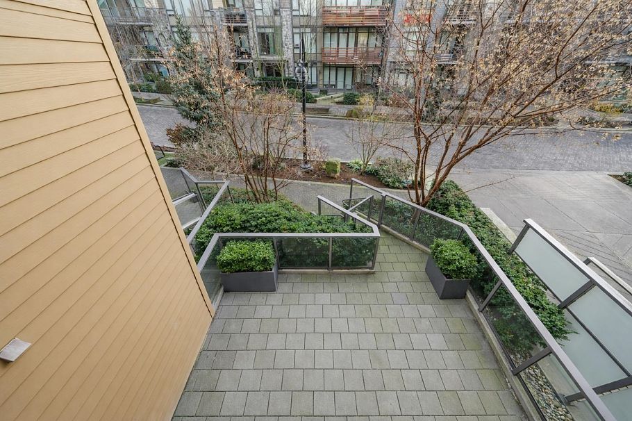 2779 Library Lane North Vancouver, BC - 23