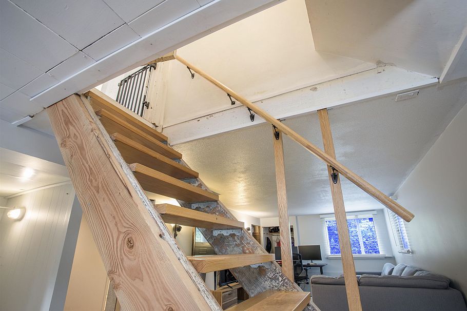 3566 W 11th Avenue Vancouver, BC - 20