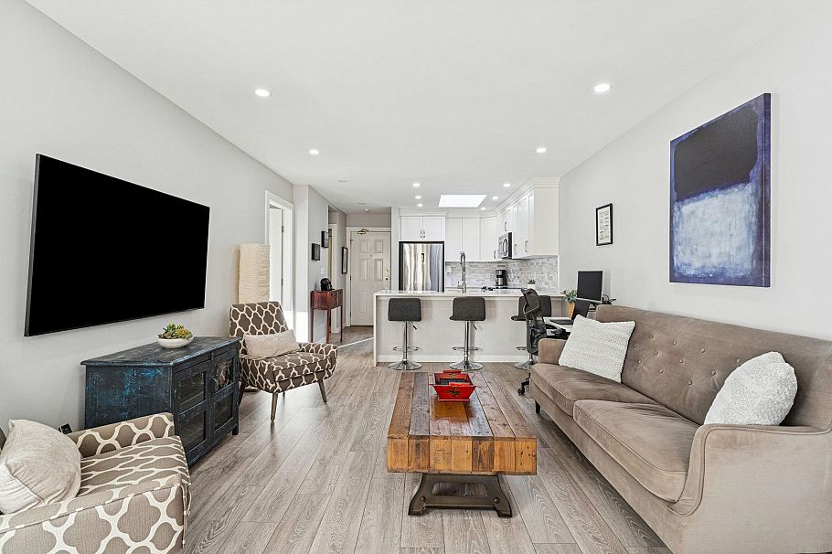 305 175 W 4th Street North Vancouver, BC - 15