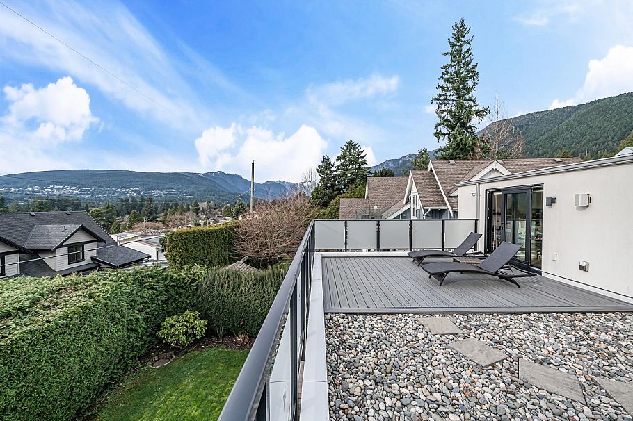 4275 Chelsea Crescent North Vancouver, BC - 17