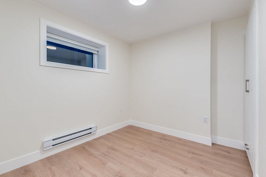 1 2945 E 44th Avenue Vancouver, BC - 33