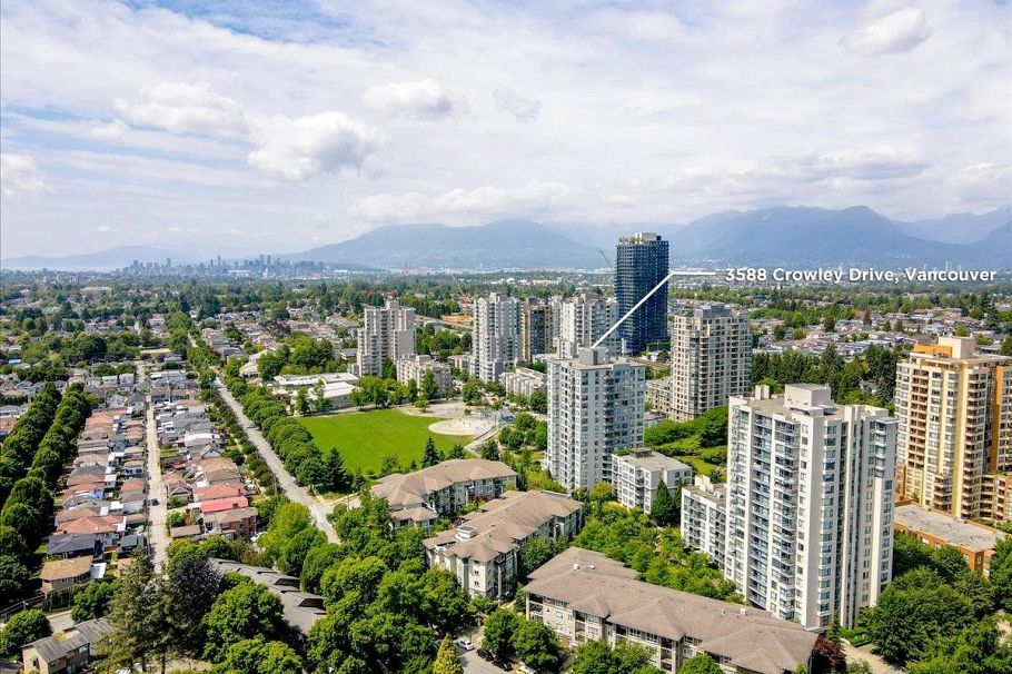 303 3588 Crowley Drive Vancouver, BC - 27