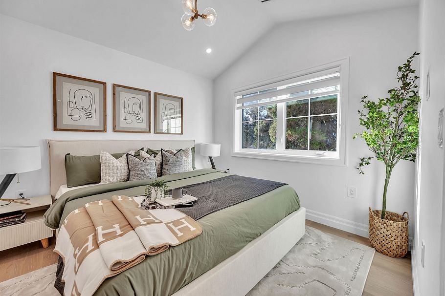 2153 E 20th Avenue Vancouver, BC - 14