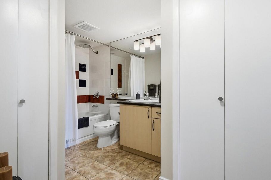 403 212 Lonsdale Avenue North Vancouver, BC - 16