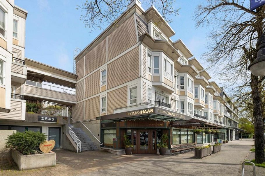 307 2545 W Broadway Vancouver, BC - 3