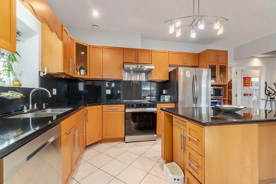 5396 Rhodes Street Vancouver, BC - 13