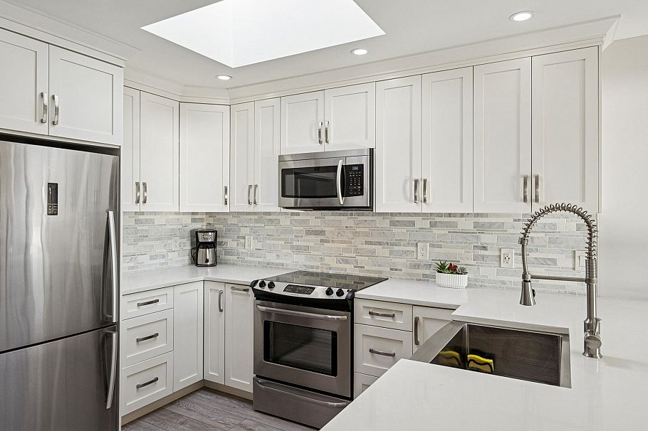 305 175 W 4th Street North Vancouver, BC - 10