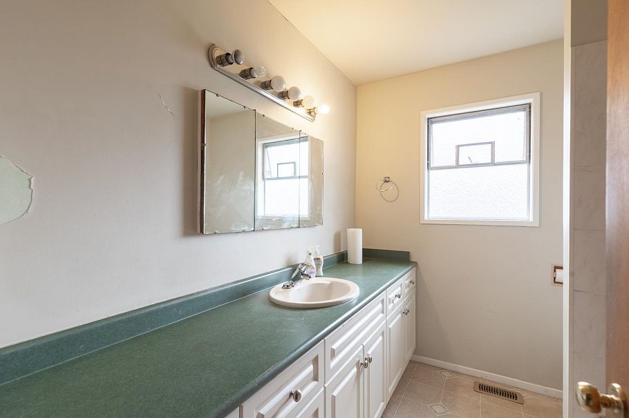 7790 Elliott Street Vancouver, BC - 10