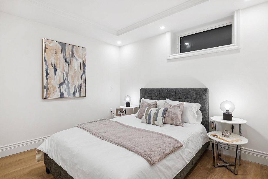 3812 W 15th Avenue Vancouver, BC - 11