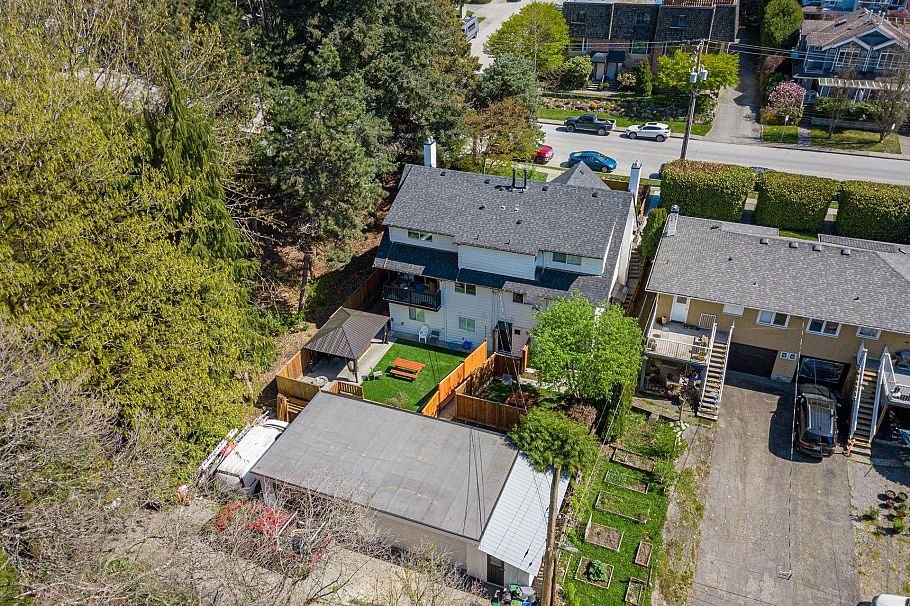 1955 Chesterfield Avenue North Vancouver, BC - 27