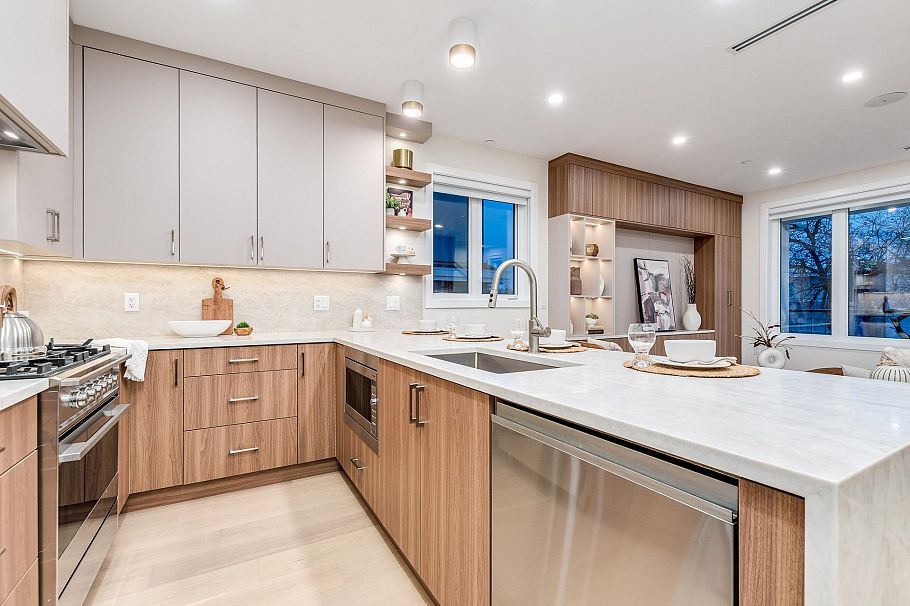 1 2943 E 44th Avenue Vancouver, BC - 10