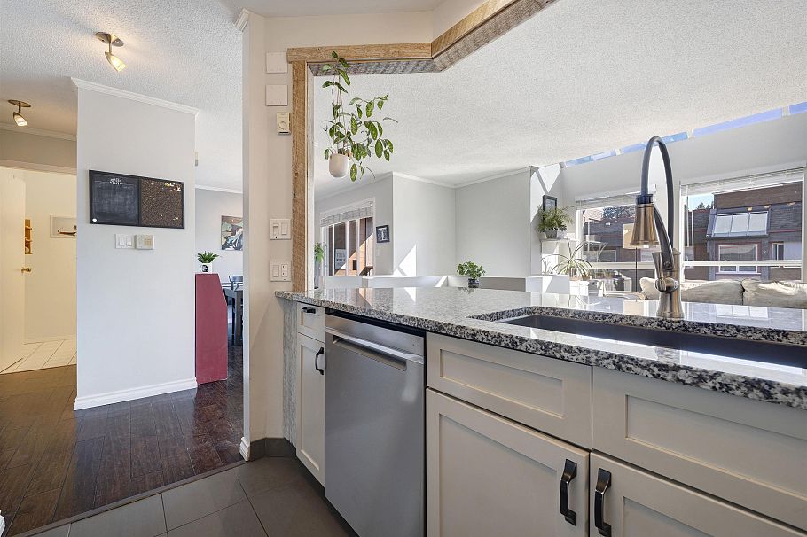 309 3721 Delbrook Avenue North Vancouver, BC - 9